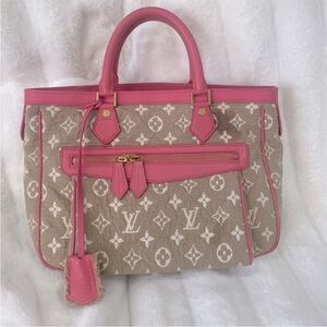 Louis Vuitton Monogram Sabbia
Cabas pink. 100% Authentic